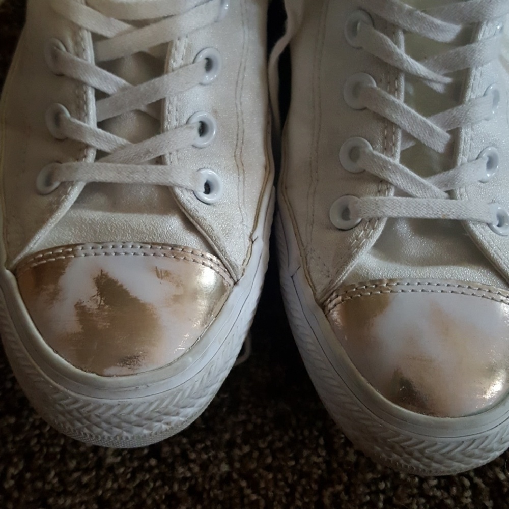 Woman's shoes - Picture 2 of 4